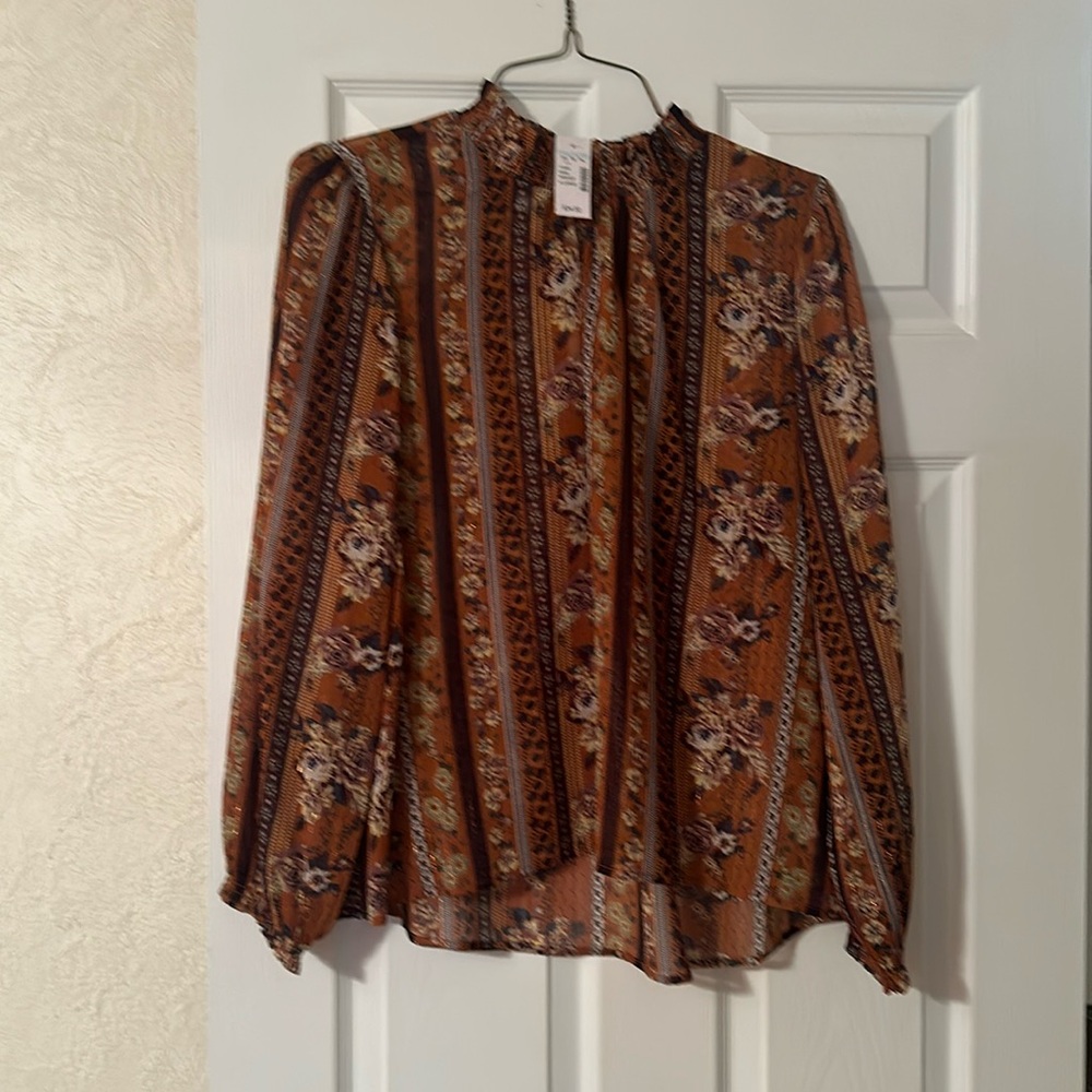 Maurice’s size xl brand new floral blouse